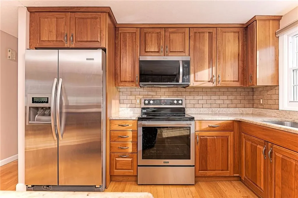 102 Moccasin Trail Cranston RI 02921