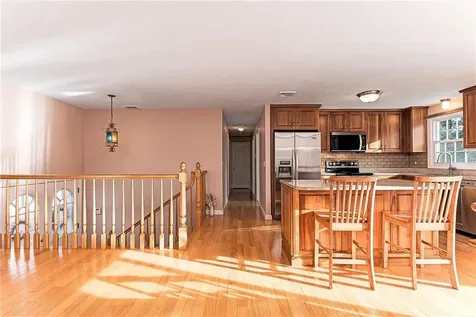 102 Moccasin Trail Cranston RI 02921