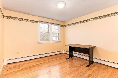 102 Moccasin Trail Cranston RI 02921