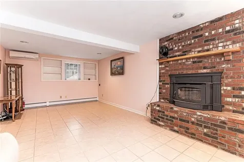 102 Moccasin Trail Cranston RI 02921