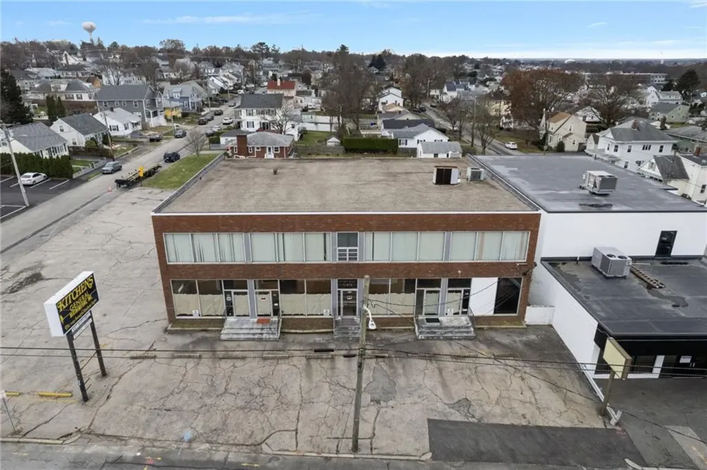585 Warren Avenue East Providence RI 02914