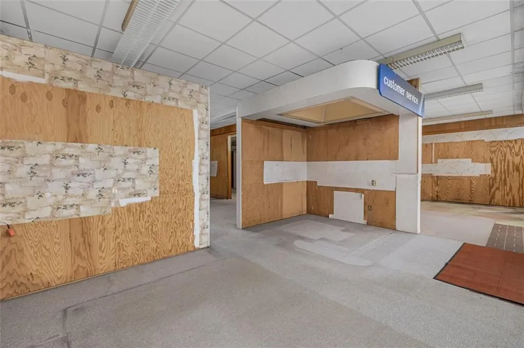 585 Warren Avenue East Providence RI 02914