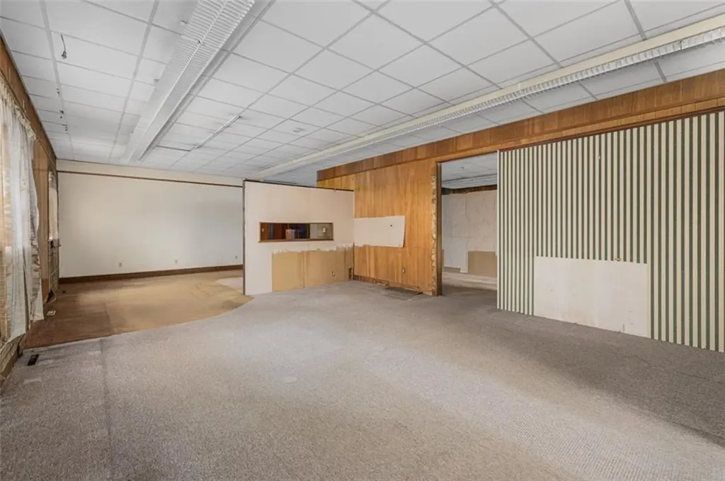 585 Warren Avenue East Providence RI 02914