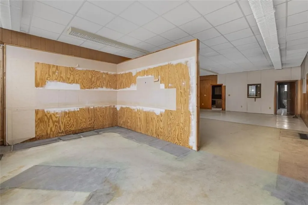 585 Warren Avenue East Providence RI 02914