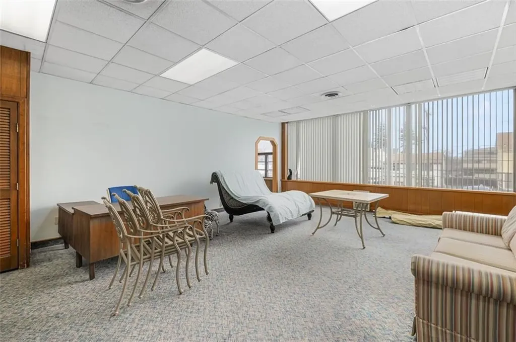 585 Warren Avenue East Providence RI 02914