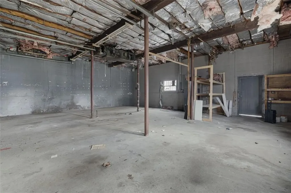 585 Warren Avenue East Providence RI 02914