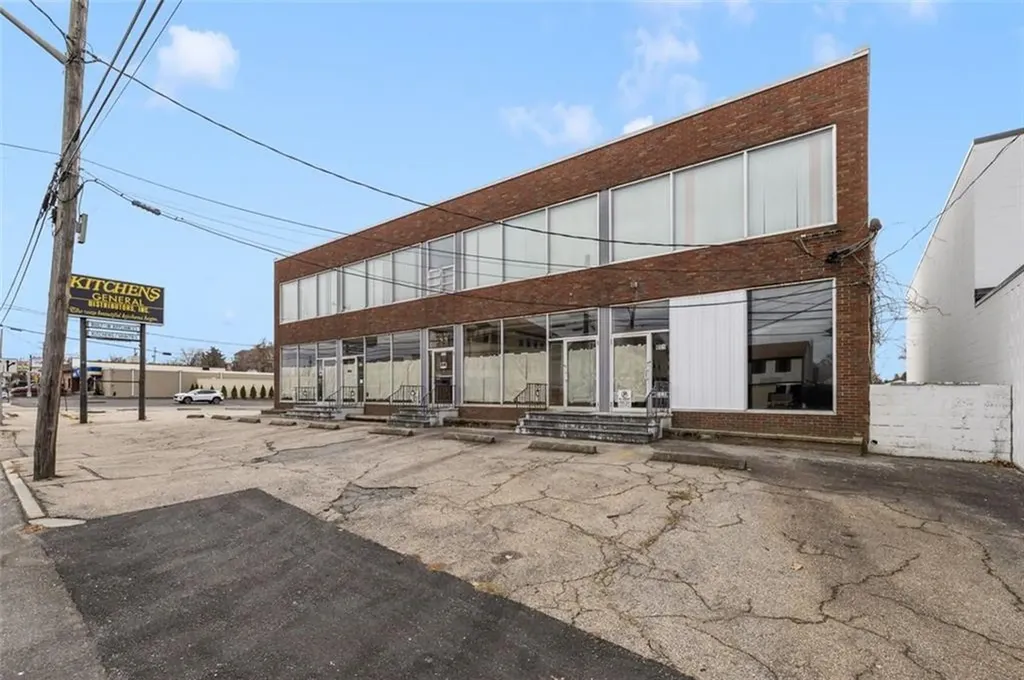 585 Warren Avenue East Providence RI 02914