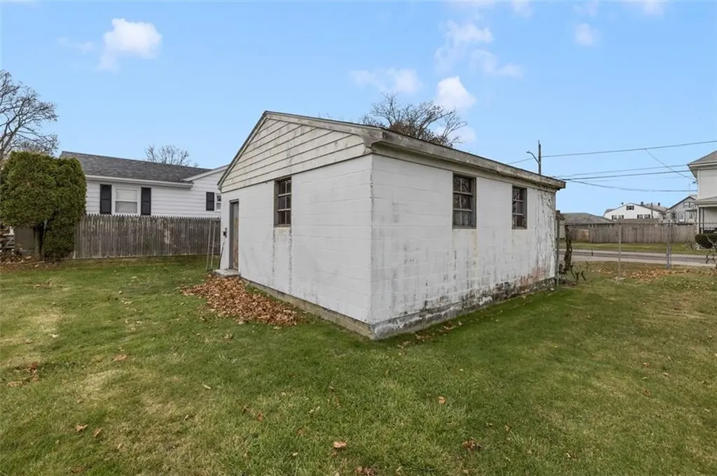 585 Warren Avenue East Providence RI 02914