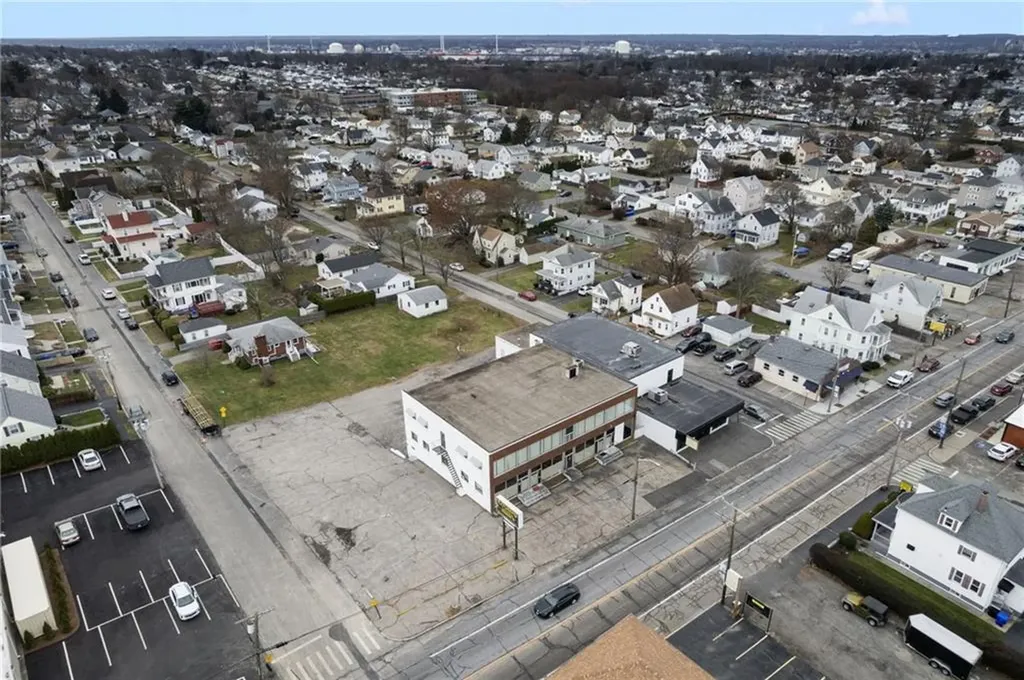 585 Warren Avenue East Providence RI 02914