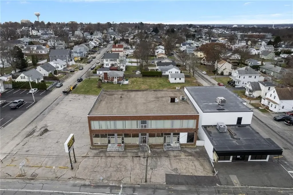 585 Warren Avenue East Providence RI 02914
