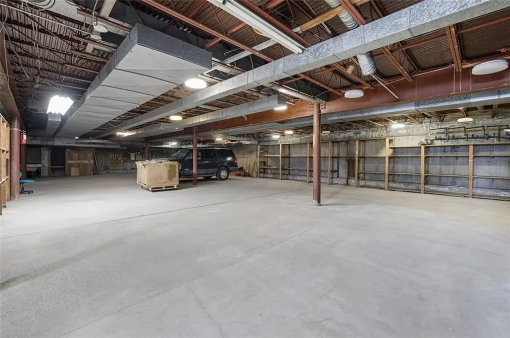 585 Warren Avenue East Providence RI 02914
