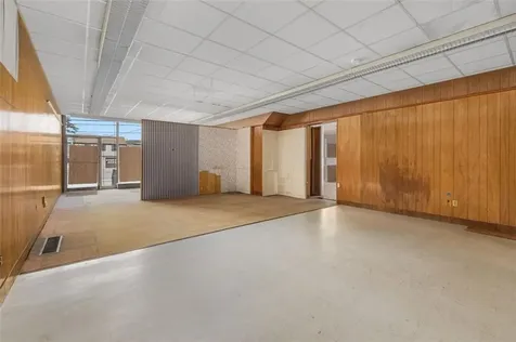 585 Warren Avenue East Providence RI 02914