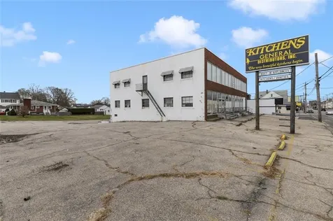 585 Warren Avenue East Providence RI 02914