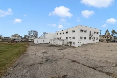 585 Warren Avenue East Providence RI 02914