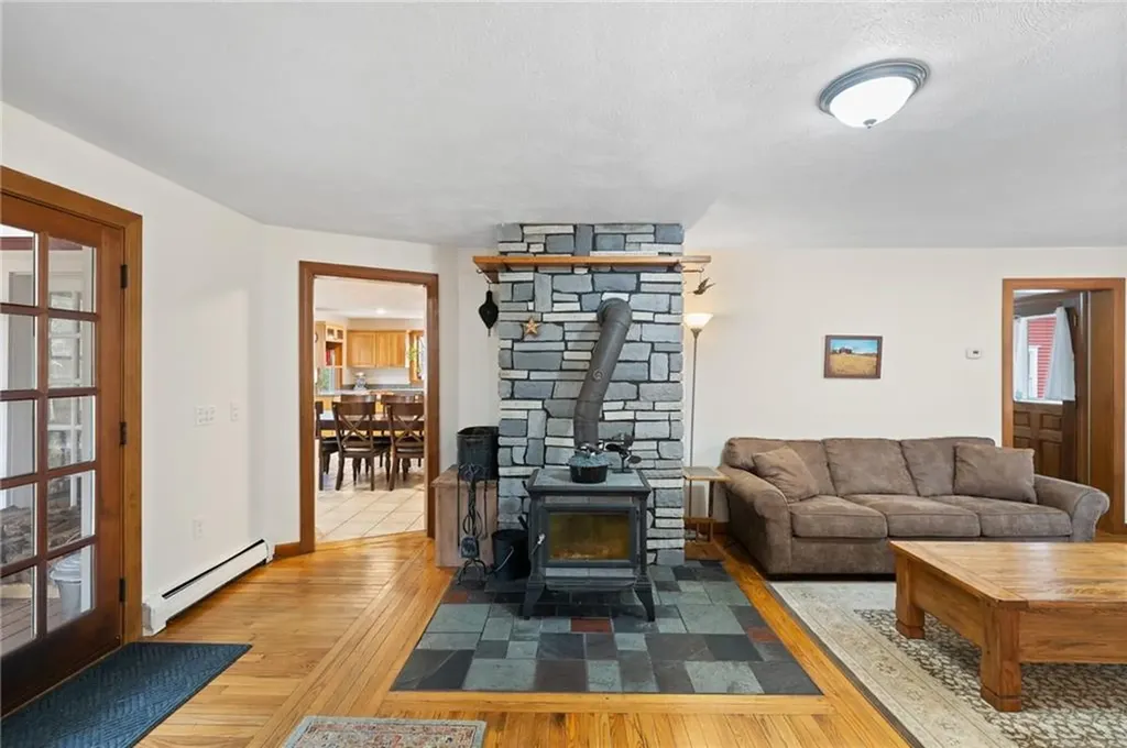 511 Tripps Corner Road Exeter RI 02822