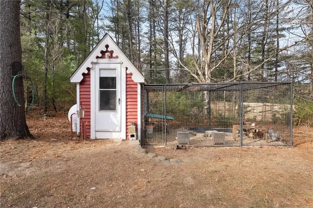 511 Tripps Corner Road Exeter RI 02822