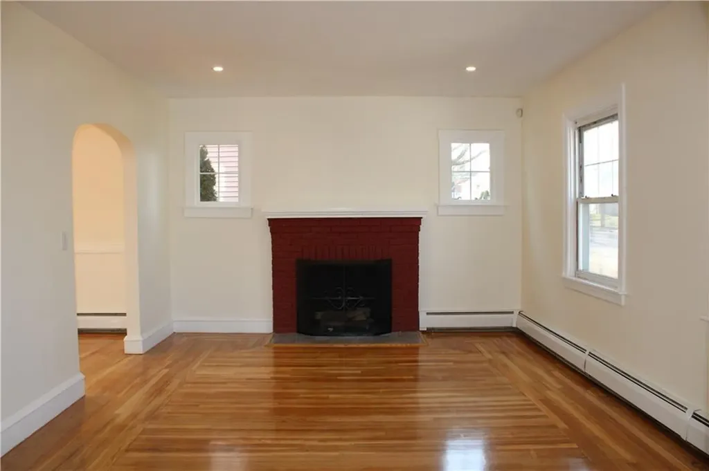 171 Canton Street Providence RI 02908