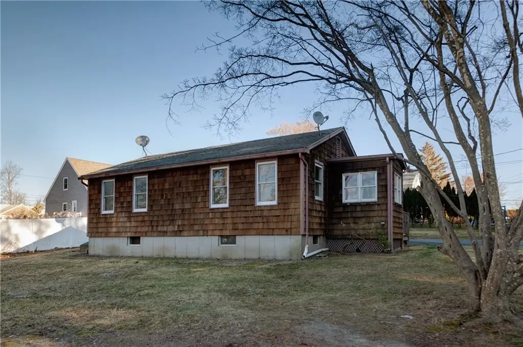 35 Corys Court Portsmouth RI 02871