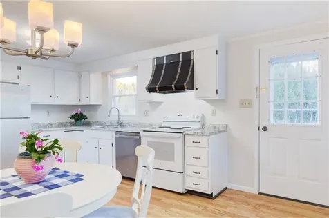 35 Corys Court Portsmouth RI 02871