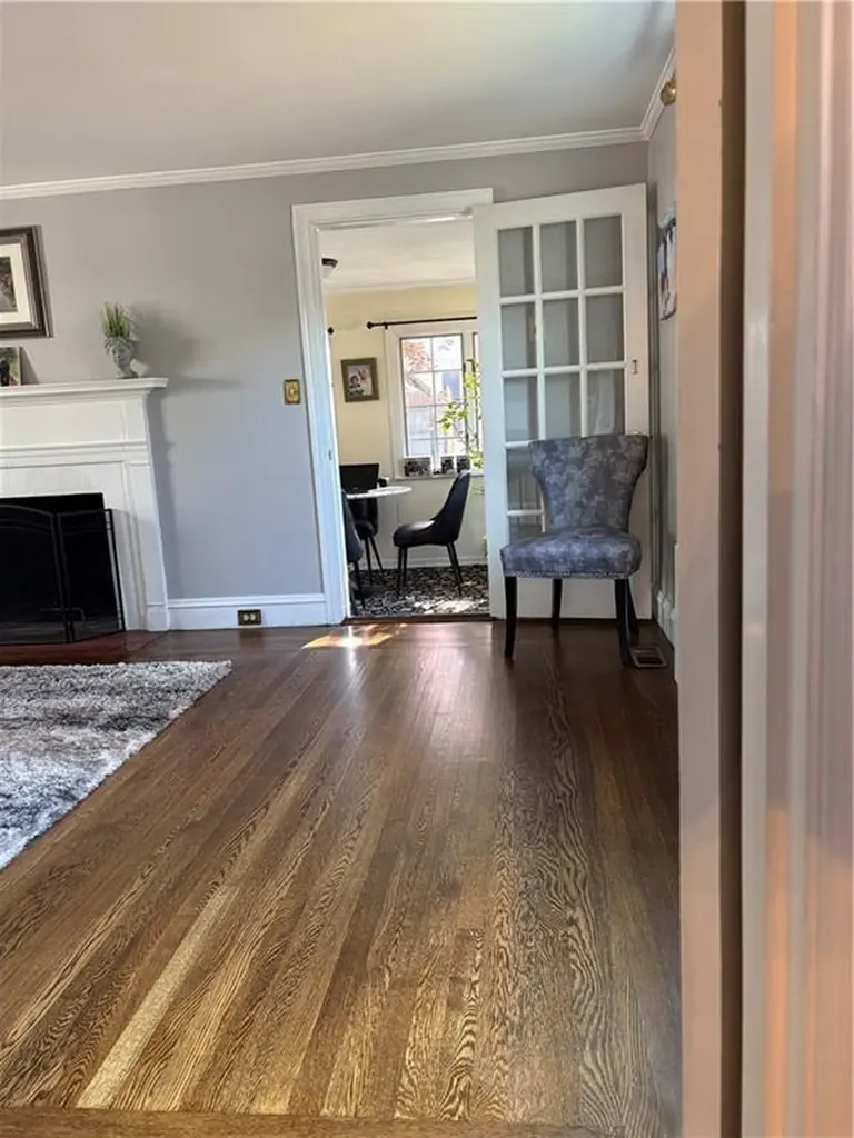 42 Pelham Parkway North Providence RI 02911