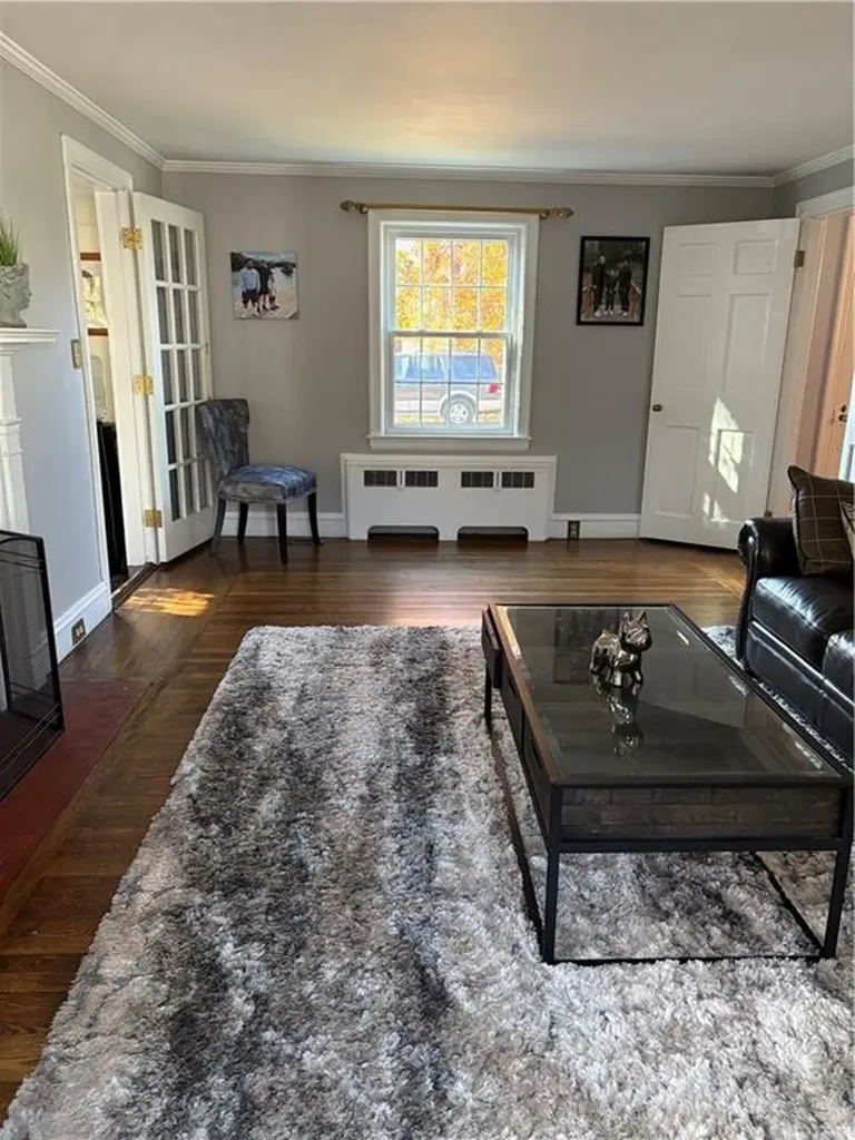 42 Pelham Parkway North Providence RI 02911