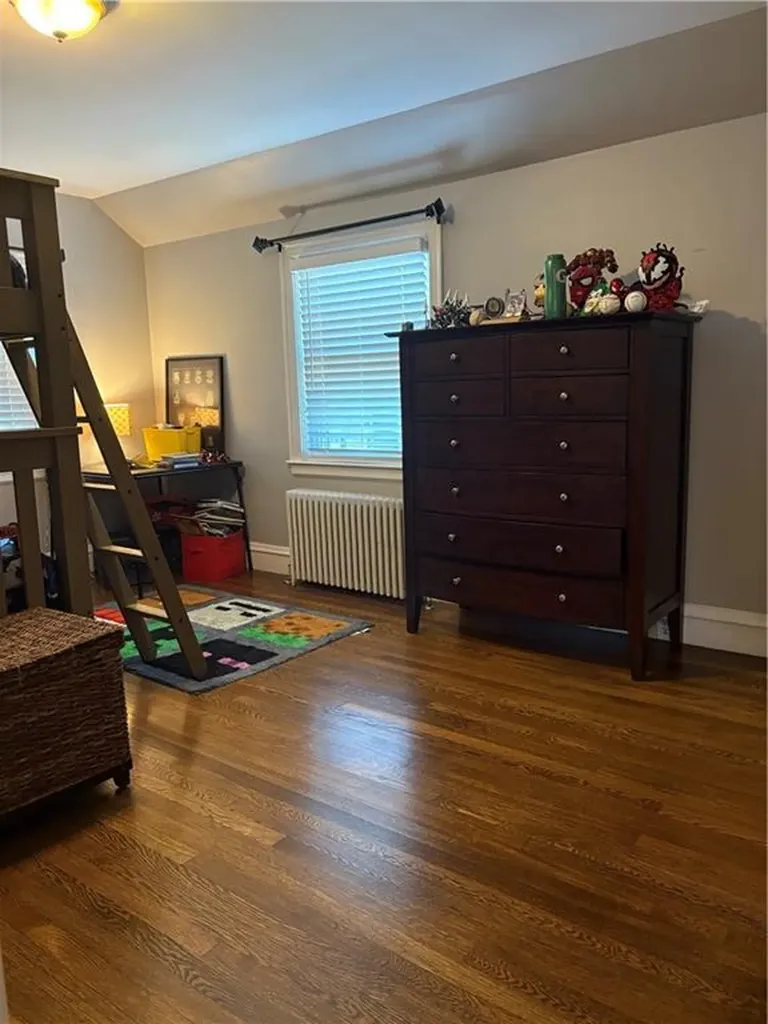 42 Pelham Parkway North Providence RI 02911