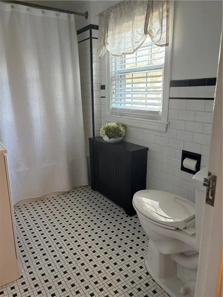 42 Pelham Parkway North Providence RI 02911