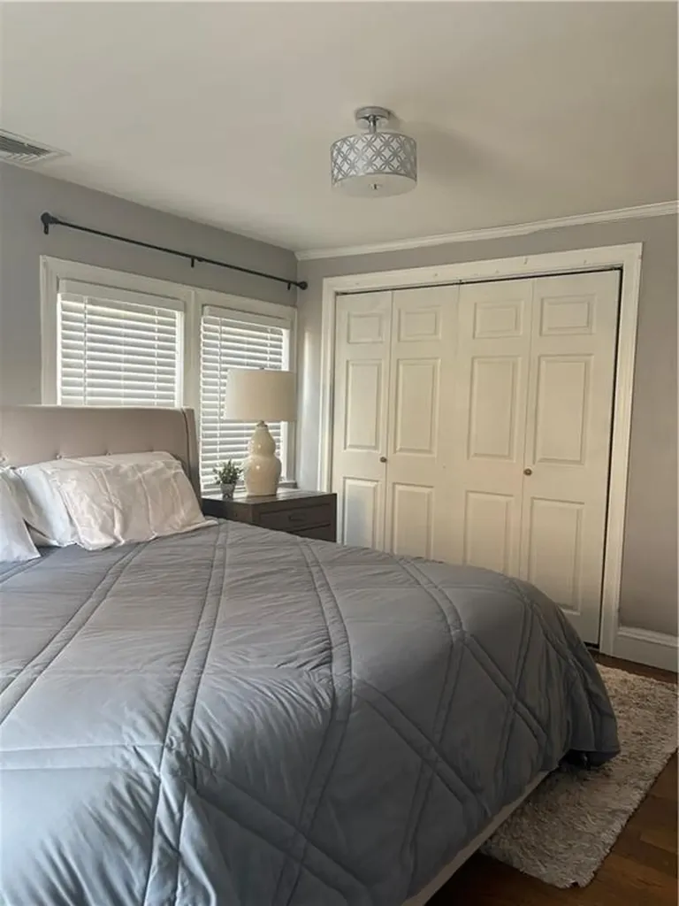 42 Pelham Parkway North Providence RI 02911