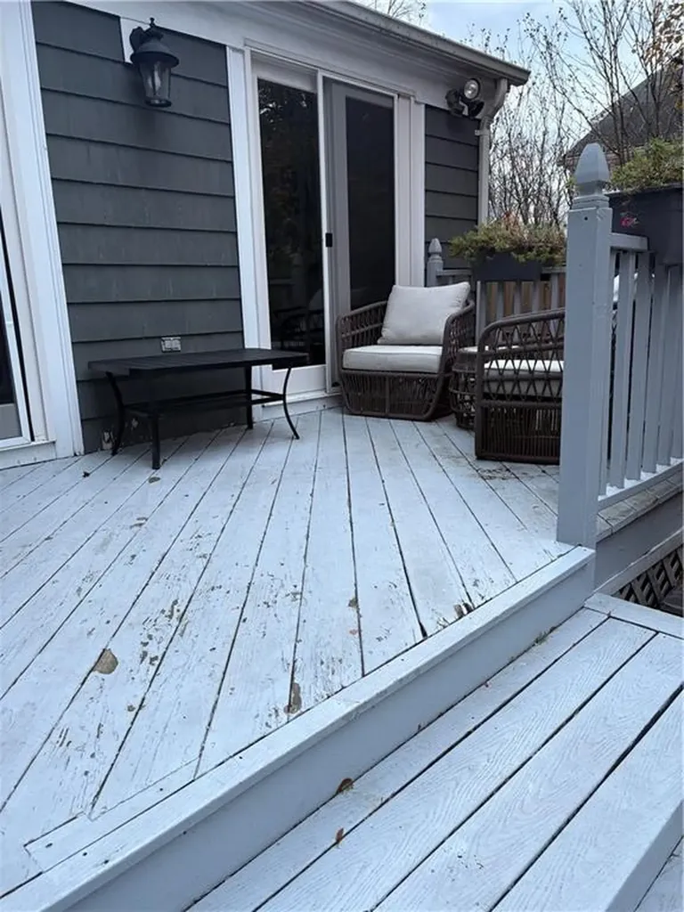 42 Pelham Parkway North Providence RI 02911