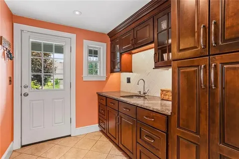 42 Pelham Parkway North Providence RI 02911