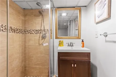 42 Pelham Parkway North Providence RI 02911