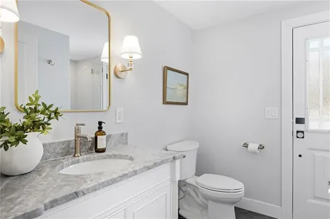 32 Arrowhead Drive Tiverton RI 02878