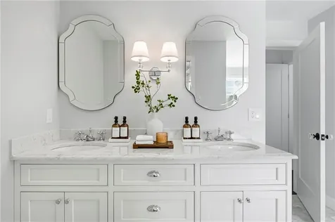 32 Arrowhead Drive Tiverton RI 02878