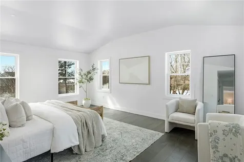 32 Arrowhead Drive Tiverton RI 02878