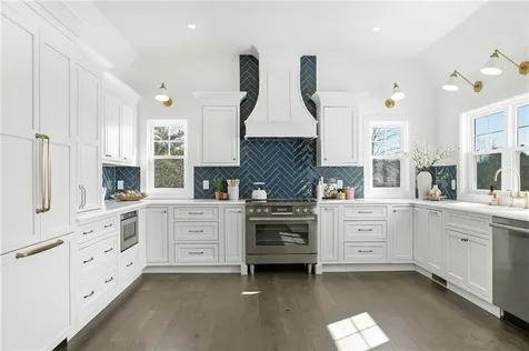 32 Arrowhead Drive Tiverton RI 02878