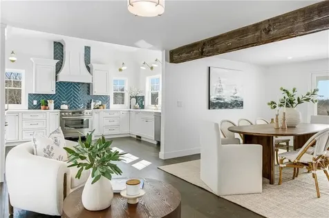 32 Arrowhead Drive Tiverton RI 02878