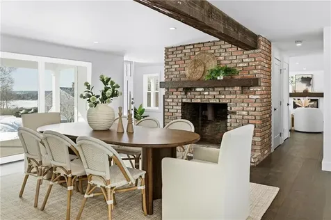 32 Arrowhead Drive Tiverton RI 02878