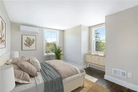 32 Arrowhead Drive Tiverton RI 02878