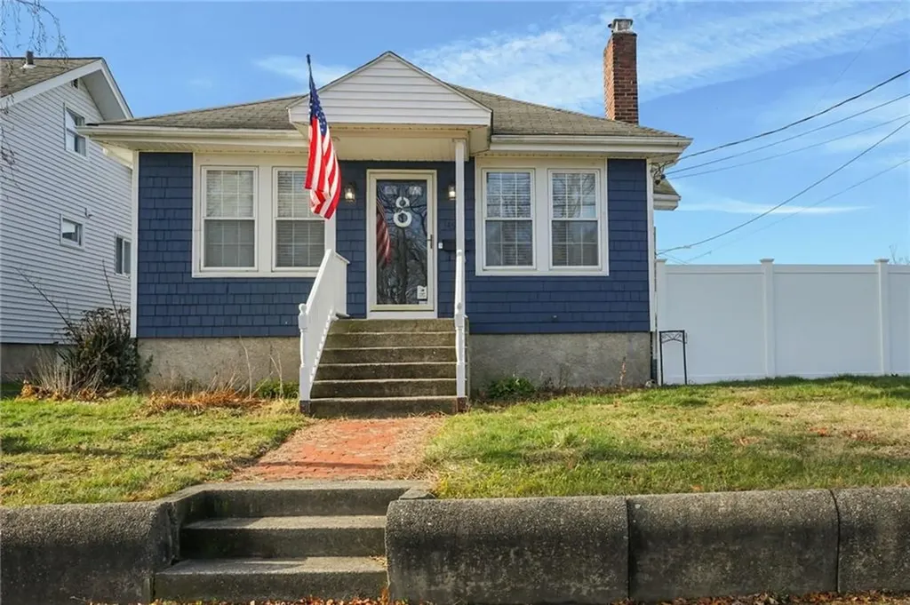 496 Daggett Avenue Pawtucket RI 02861