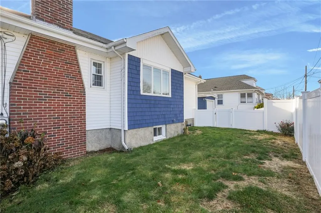 496 Daggett Avenue Pawtucket RI 02861