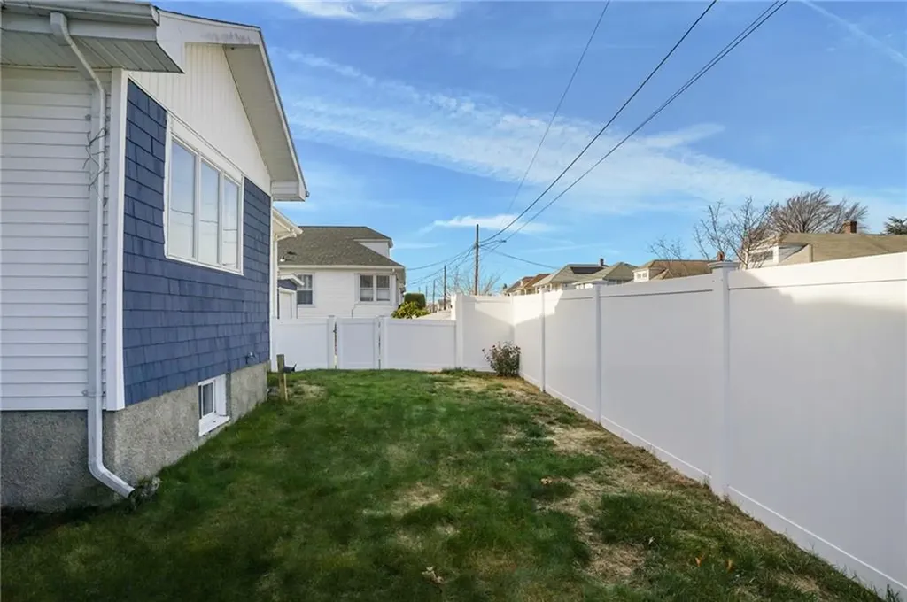 496 Daggett Avenue Pawtucket RI 02861