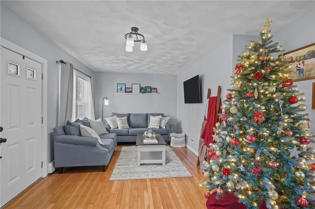 496 Daggett Avenue Pawtucket RI 02861