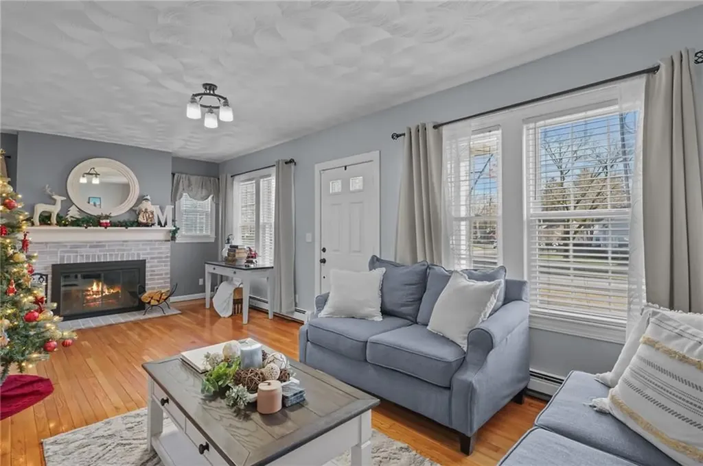 496 Daggett Avenue Pawtucket RI 02861