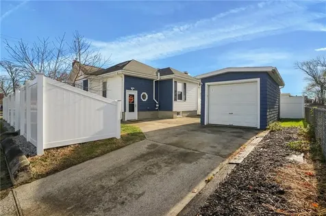 496 Daggett Avenue Pawtucket RI 02861