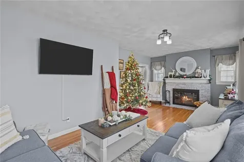 496 Daggett Avenue Pawtucket RI 02861