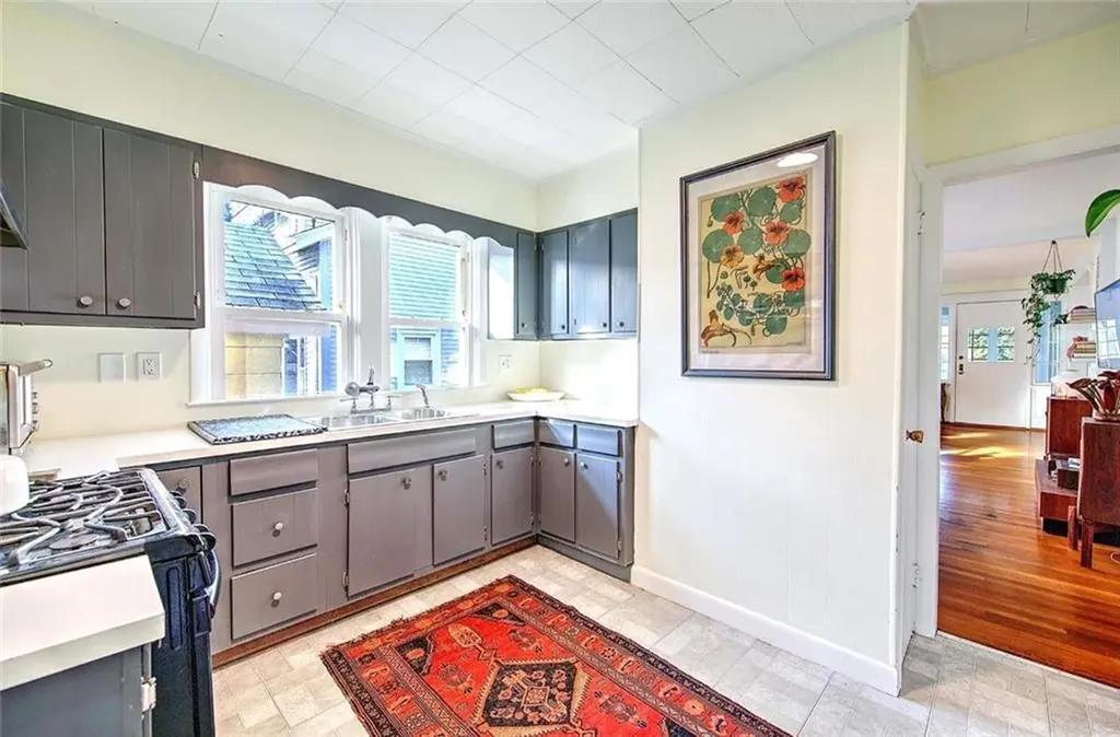 31 Mount Hope Avenue Providence RI 02906