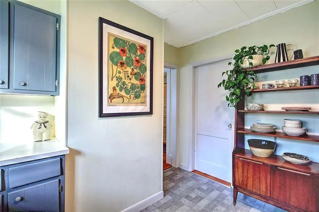 31 Mount Hope Avenue Providence RI 02906