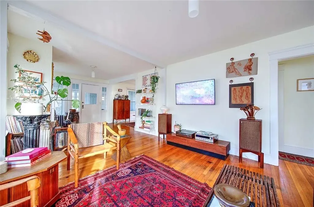 31 Mount Hope Avenue Providence RI 02906