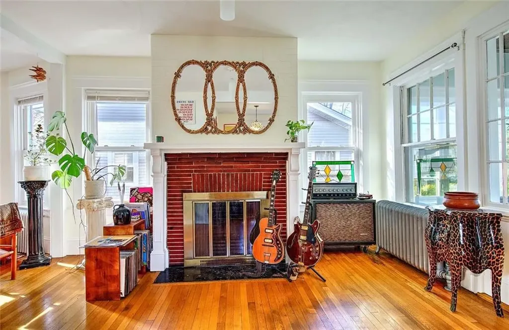 31 Mount Hope Avenue Providence RI 02906