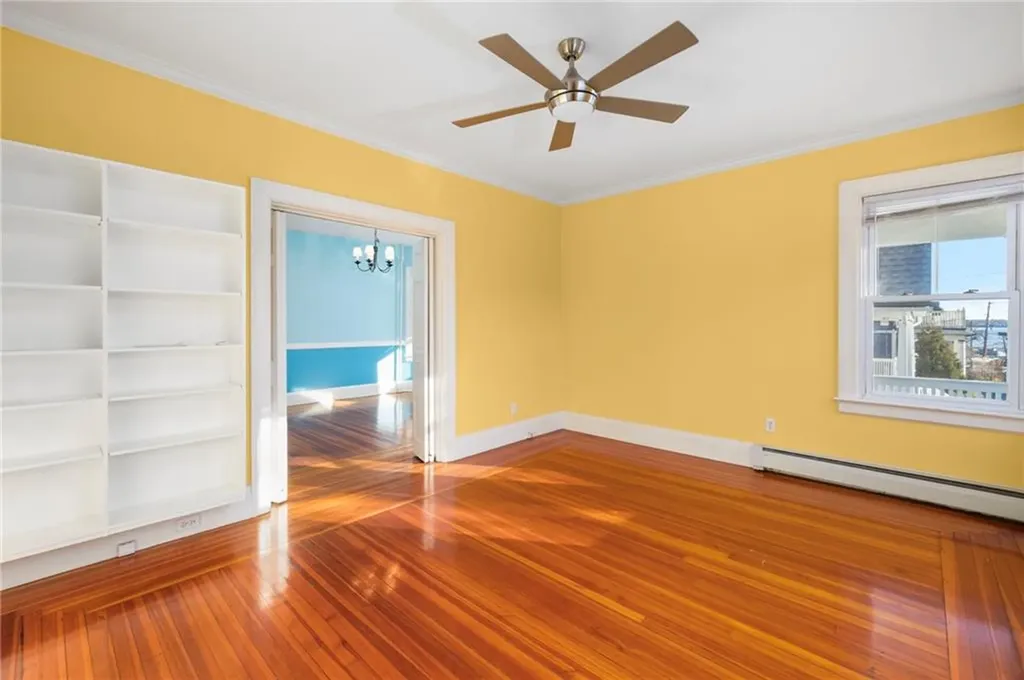 73 Bayside Avenue Warwick RI 02888